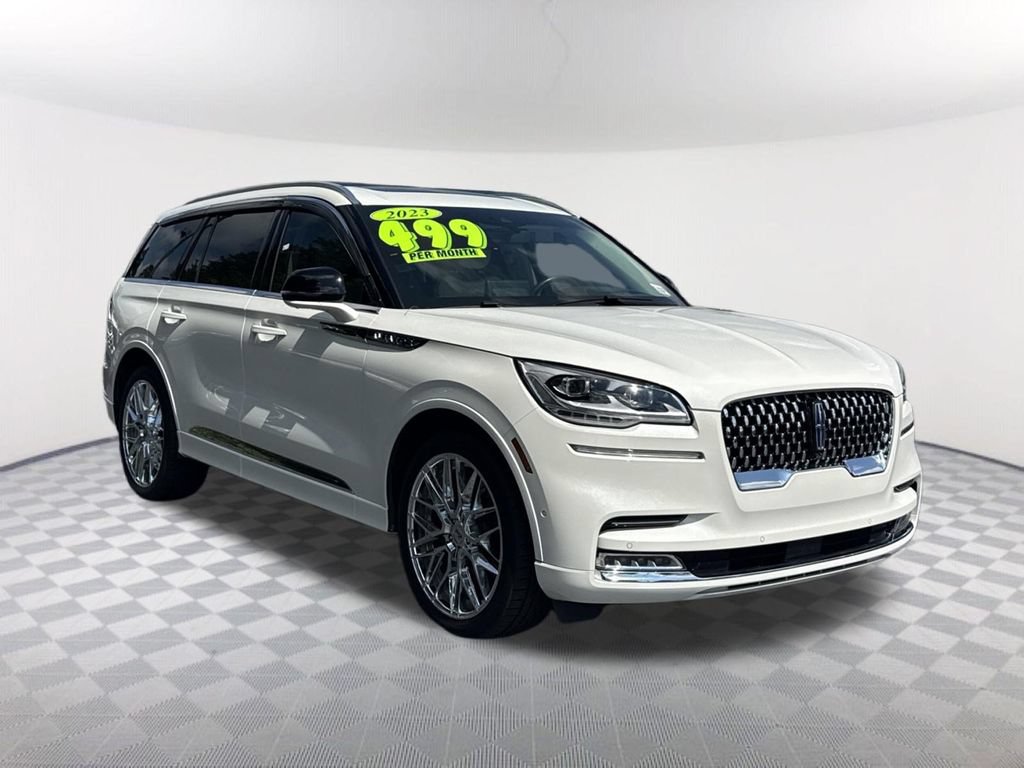 Used 2023 Lincoln Aviator Black Label Grand Touring AWD/4WD image 3