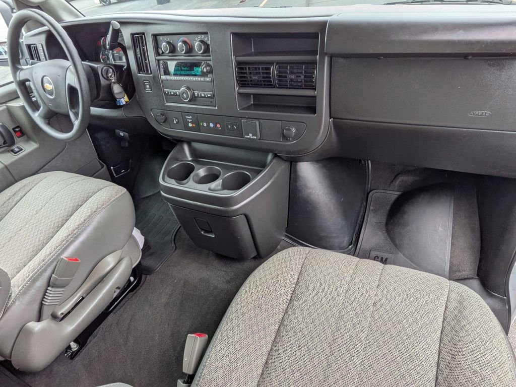 Used 2025 Chevrolet Express 3500 LT w/ LT Preferred Equipment Group RWD image 21
