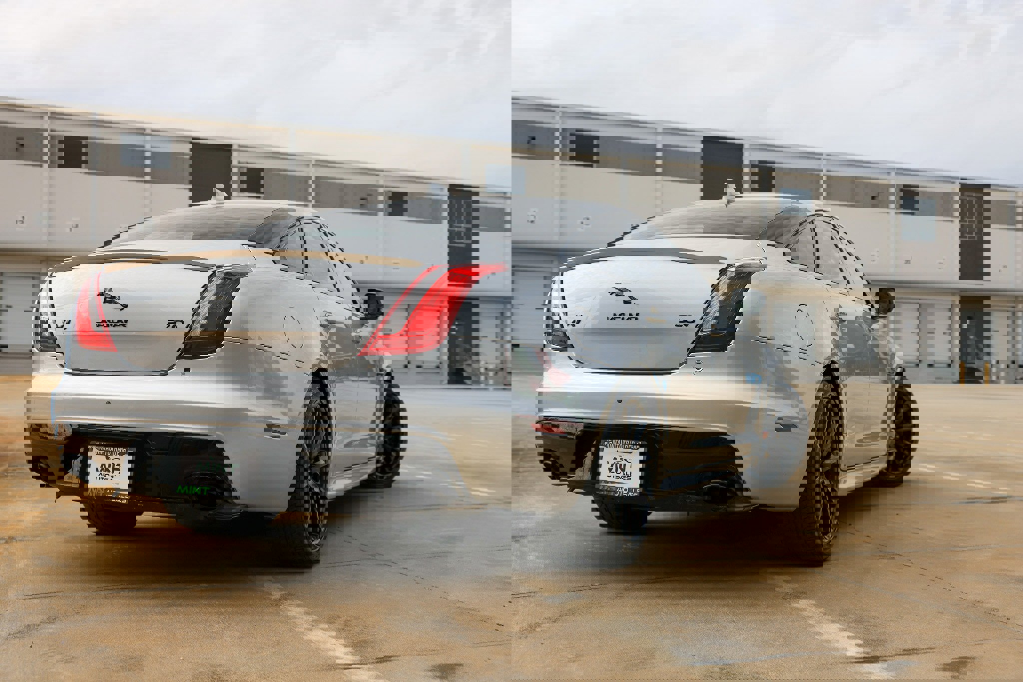 Used 2019 Jaguar XJ R-Sport image 41