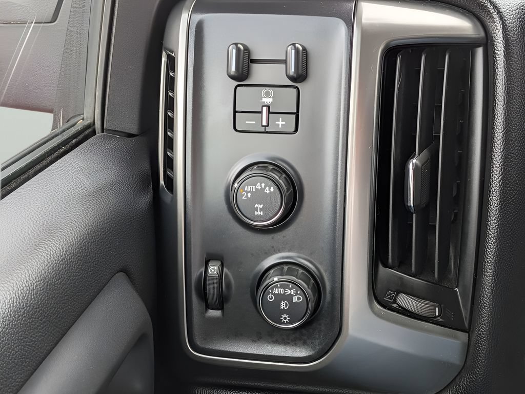 Used 2018 Chevrolet Silverado 1500 LT w/ All Star Edition AWD/4WD image 56