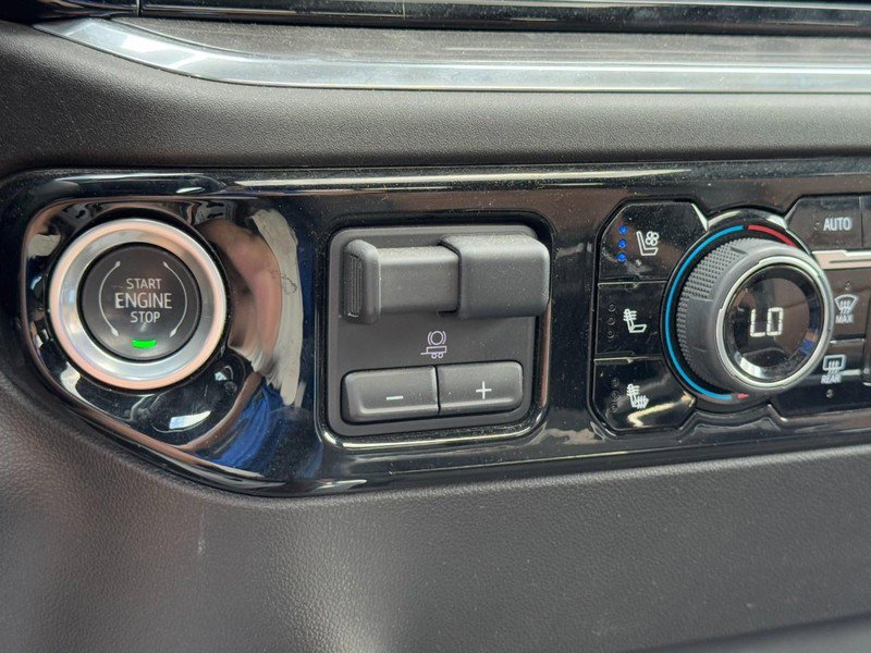 Used 2024 Chevrolet Silverado 3500 High Country w/ High Country Premium Package image 21
