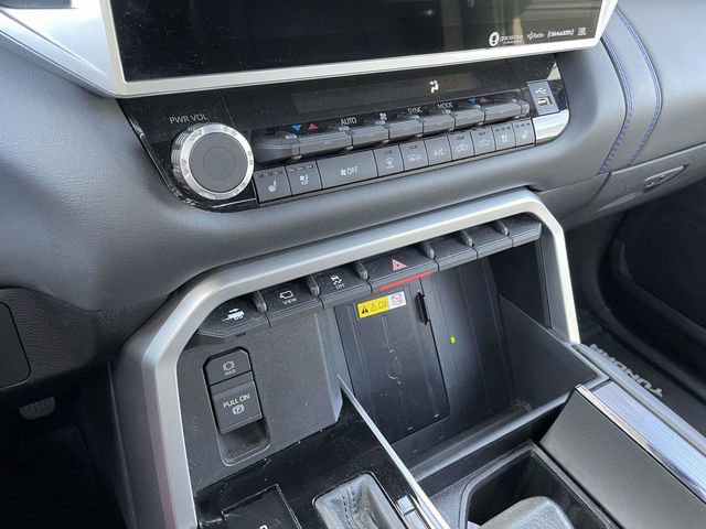 Used 2023 Toyota Tundra Platinum image 31