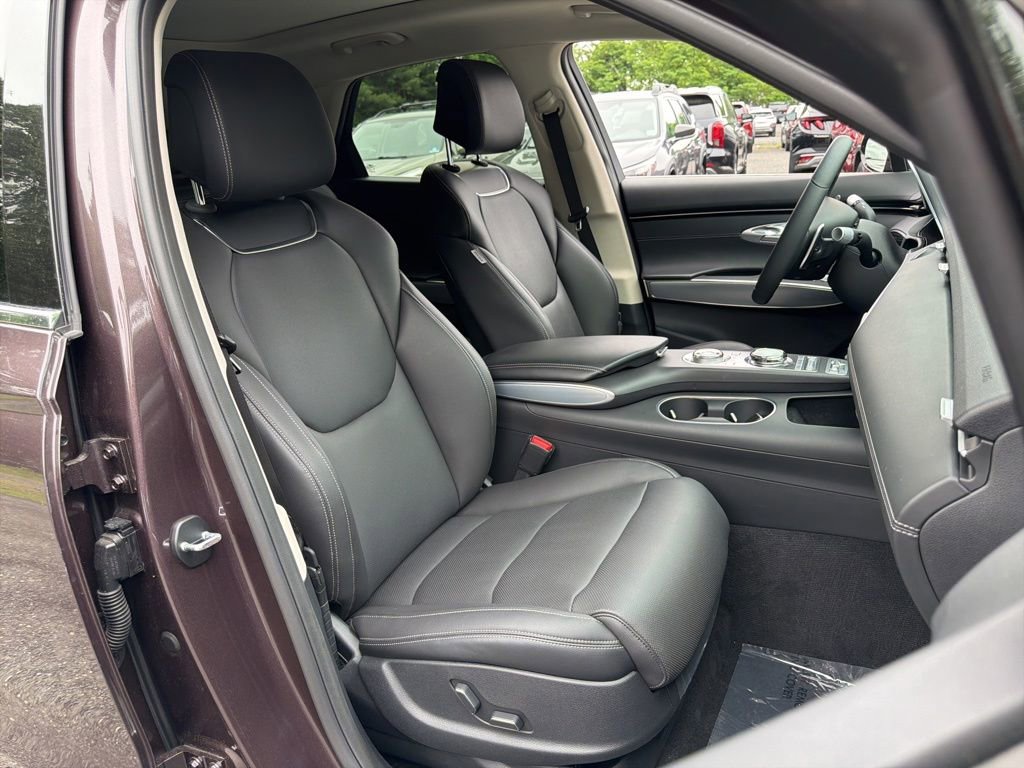 Used 2023 Genesis GV70 2.5T w/ Select Package AWD/4WD image 9
