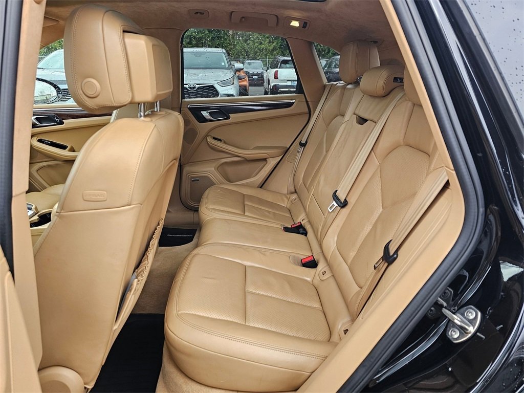 Used 2016 Porsche Macan Turbo image 23