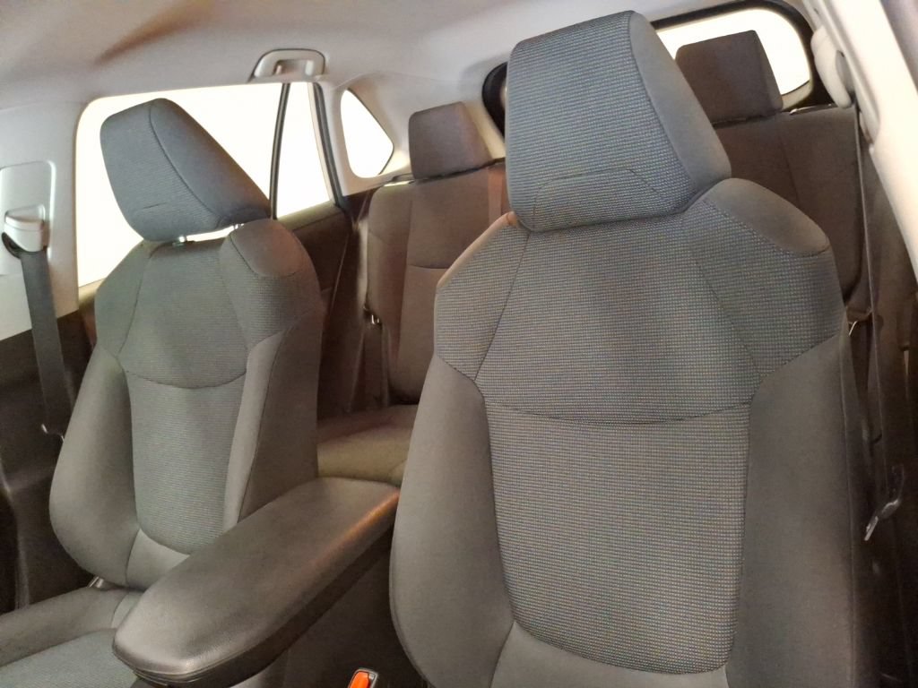 Used 2019 Toyota RAV4 LE w/ All Weather Liner Package AWD/4WD image 17