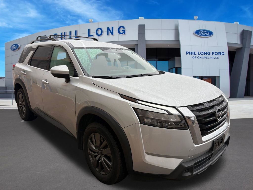 Used 2023 Nissan Pathfinder SV AWD/4WD image 7