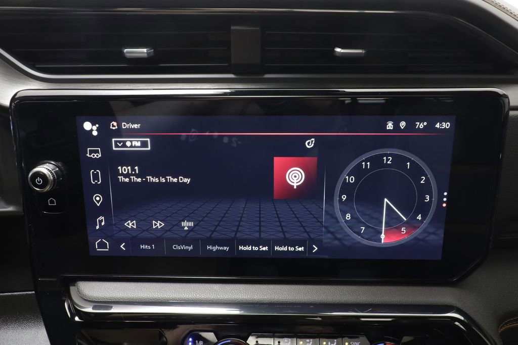 Used 2023 GMC Sierra 1500 AT4 w/ Technology Package image 9