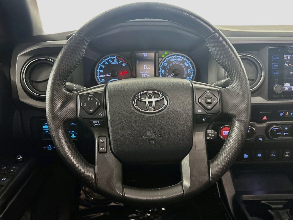 Used 2017 Toyota Tacoma TRD Off-Road AWD/4WD image 13