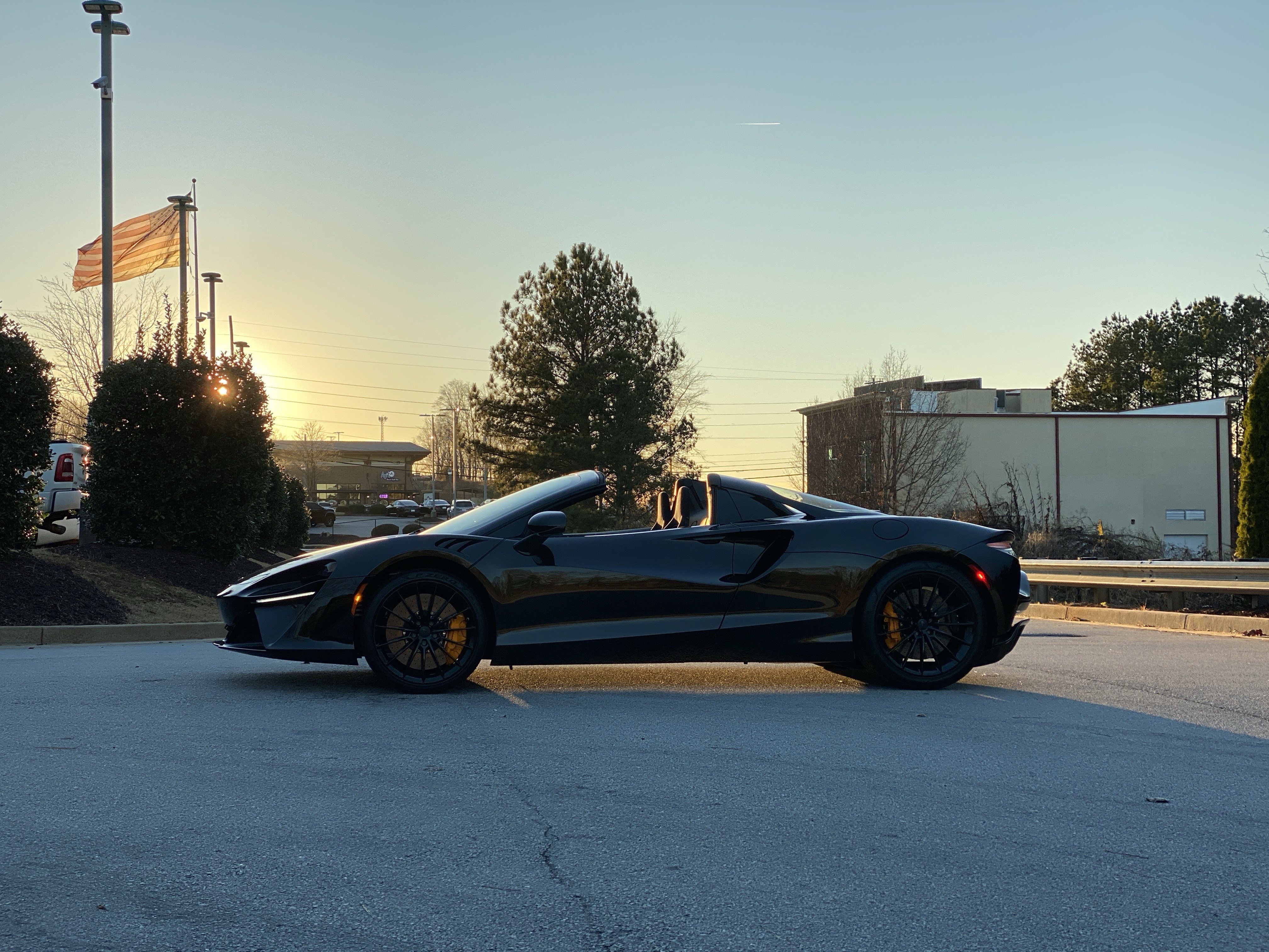 Used 2025 McLaren Artura Spider image 14