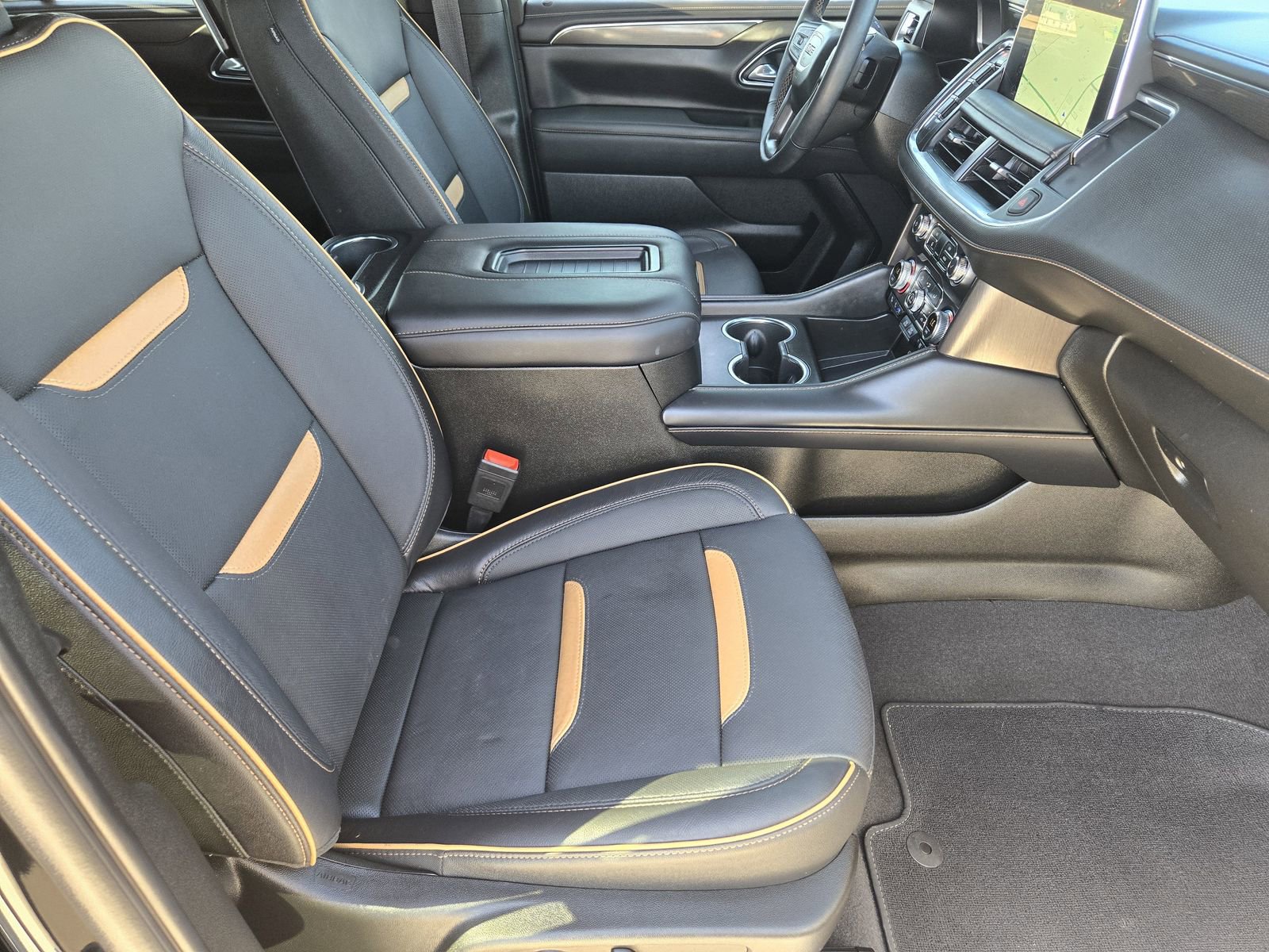 Used 2023 GMC Yukon XL AT4 w/ Technology Package image 17