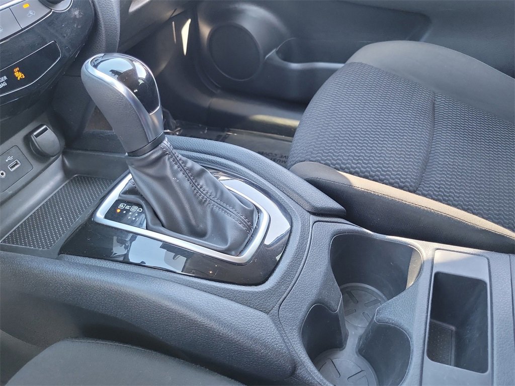 Used 2021 Nissan Rogue Sport S image 11