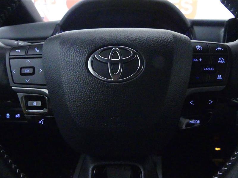 Used 2026 Toyota Camry SE FWD image 15