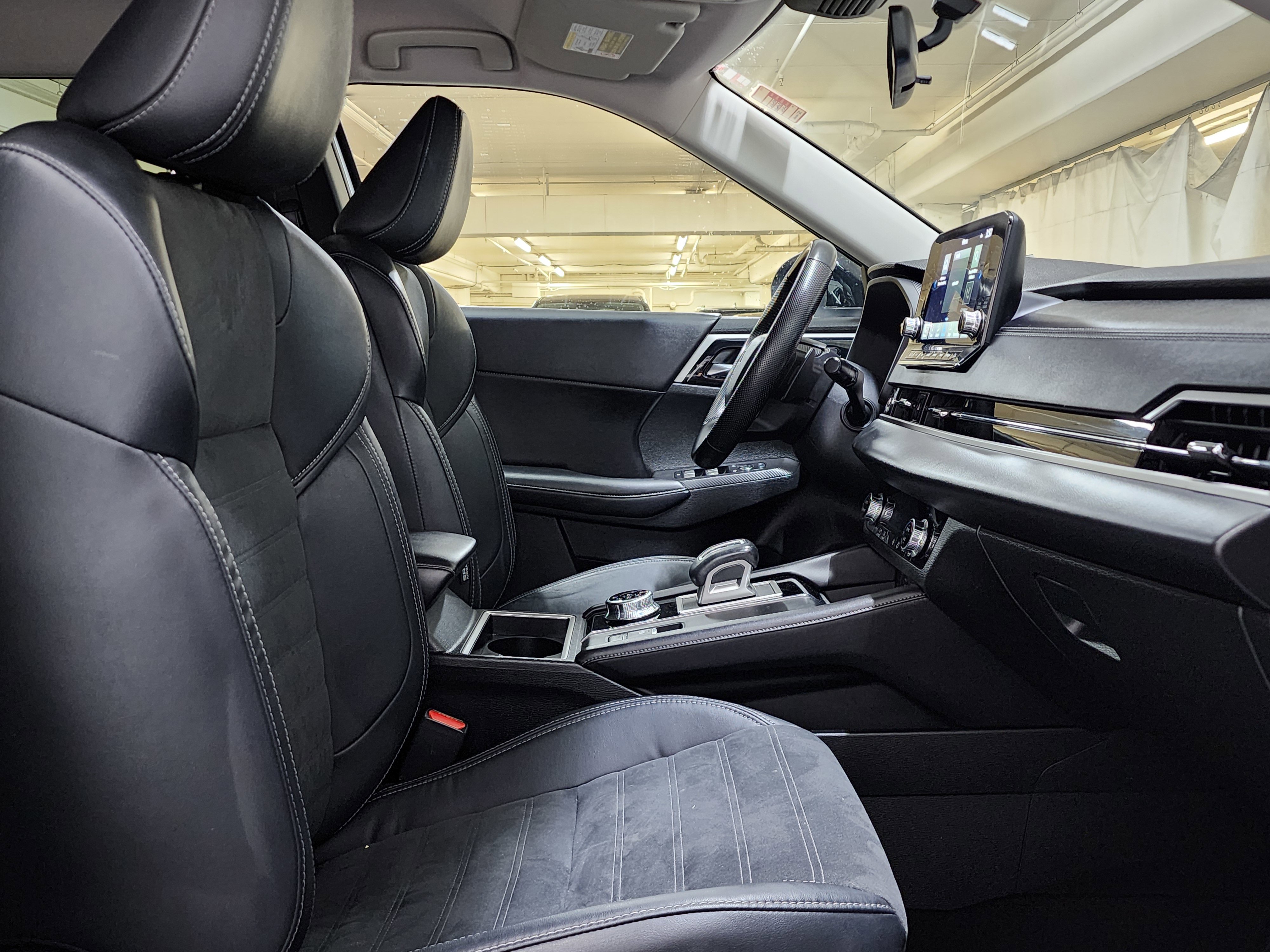 Used 2022 Mitsubishi Outlander SE image 25