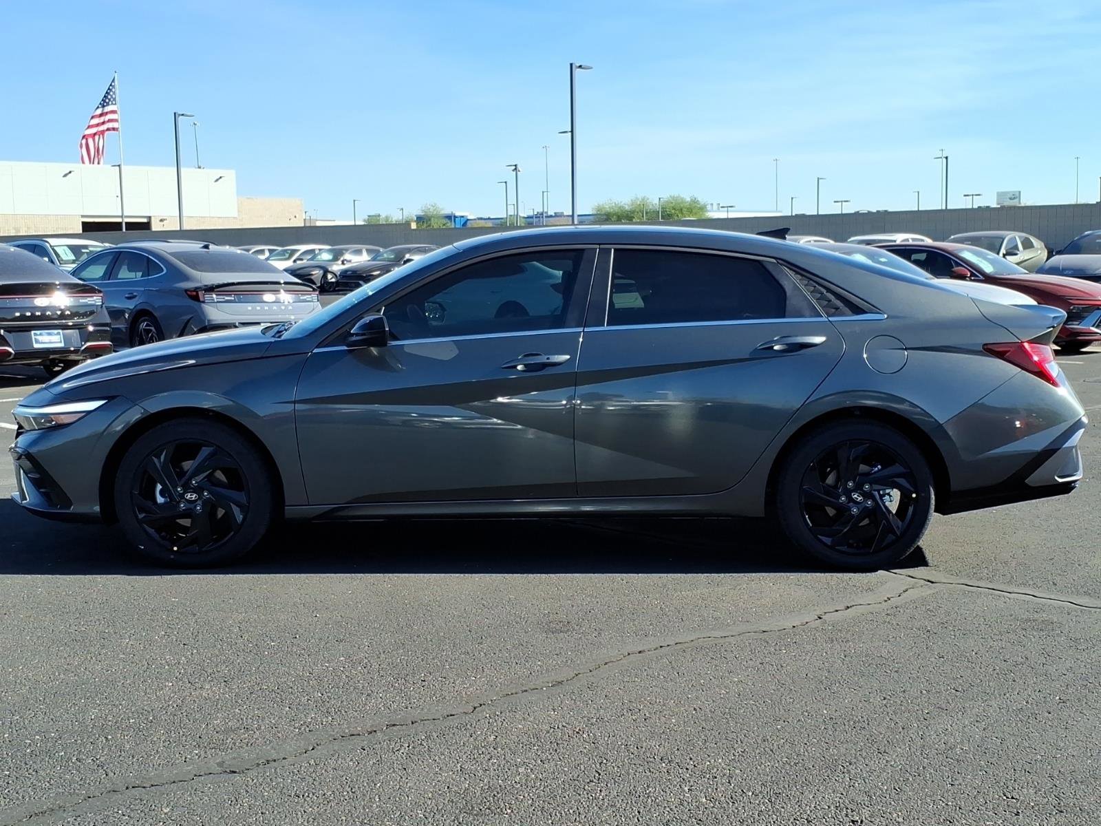 New 2026 Hyundai Elantra SEL Sport Premium image 2