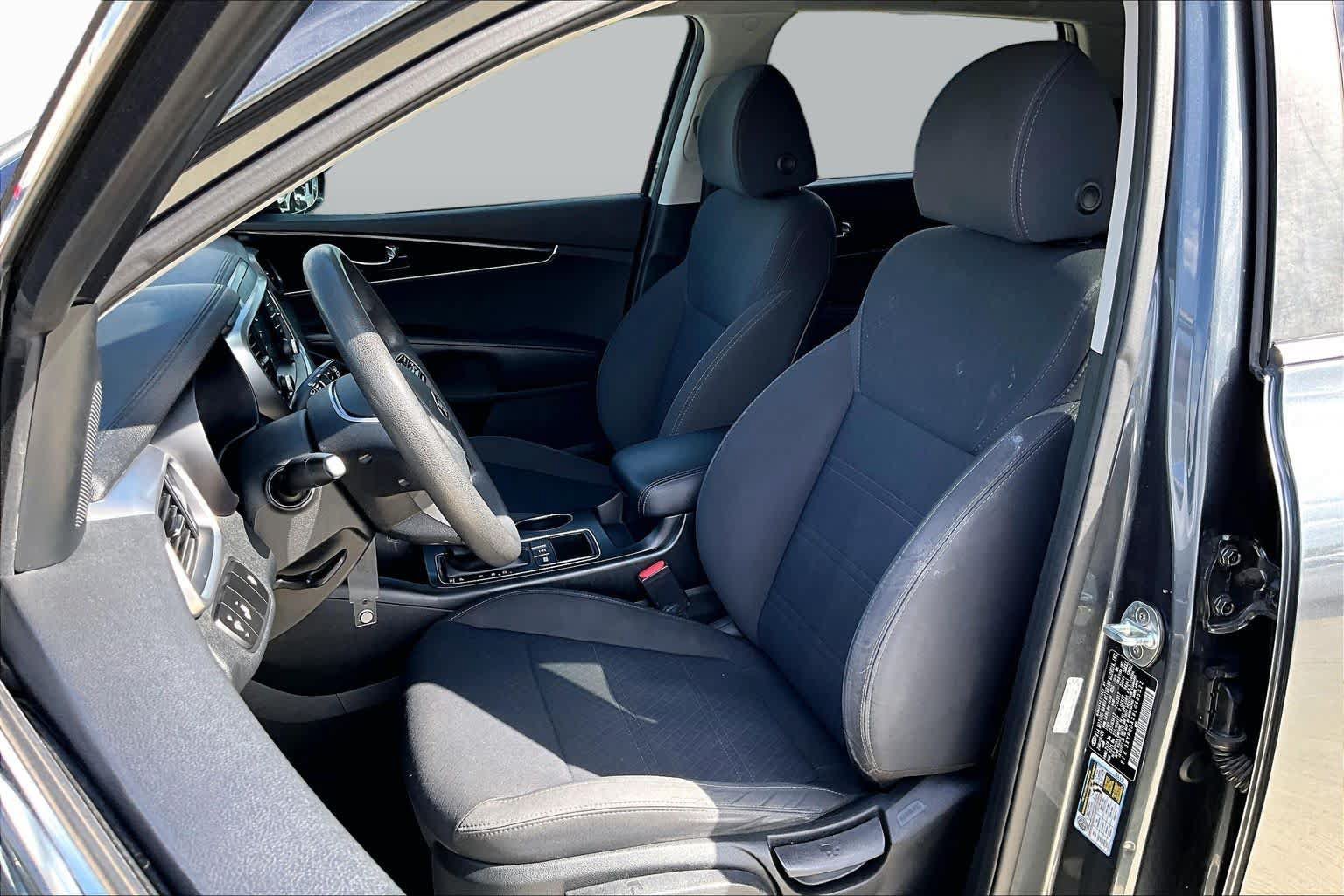 Used 2020 Kia Sorento LX AWD/4WD image 8