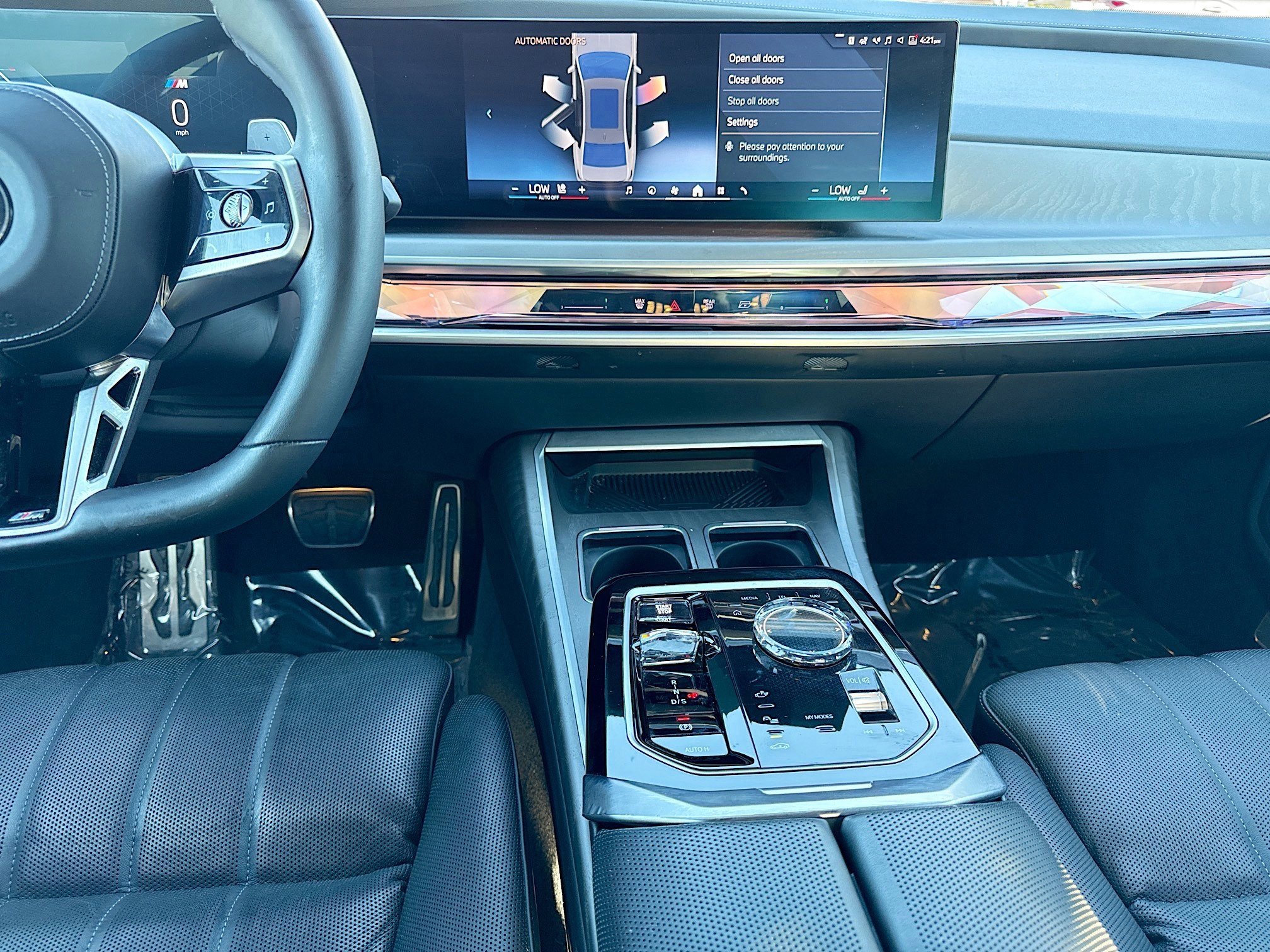 Used 2023 BMW 760i xDrive w/ Executive Package image 19