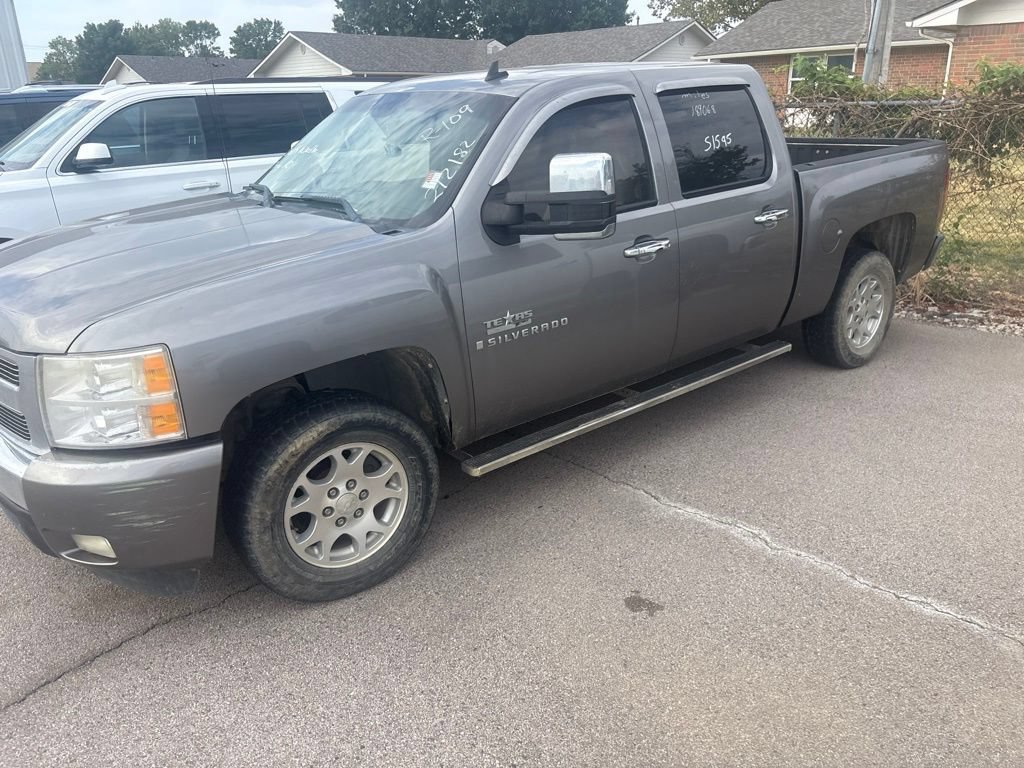 Used 2009 Chevrolet Silverado 1500 LT w/ Texas Edition RWD image 9