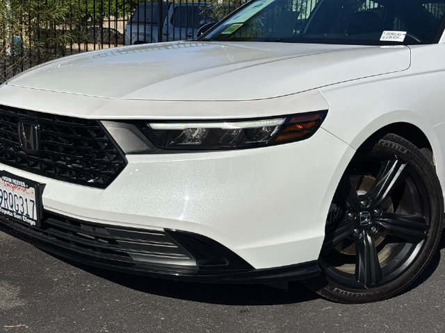 Used 2025 Honda Accord Sport image 3