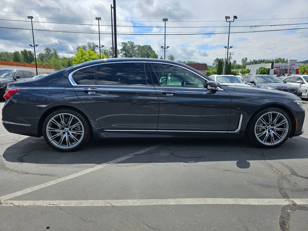 Used 2020 BMW 740i w/ Premium Package RWD image 6