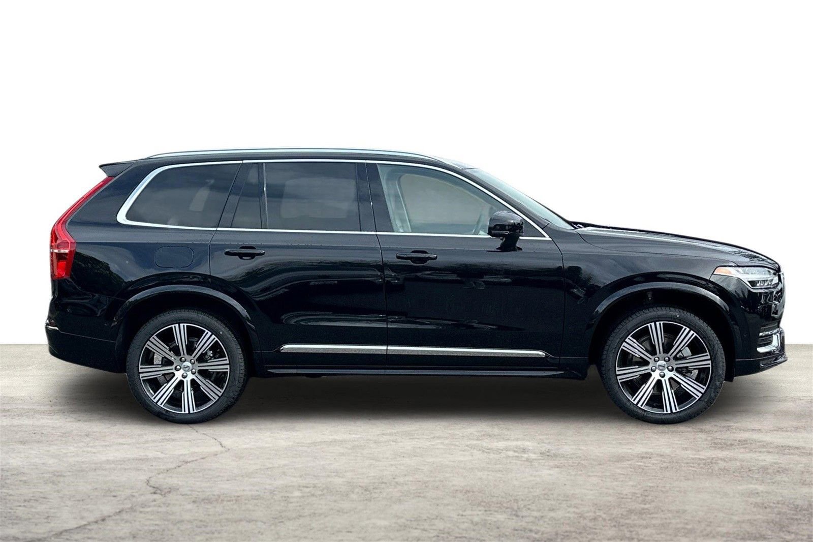 Certified 2025 Volvo XC90 B6 Ultra w/ Protection Package Premier image 8
