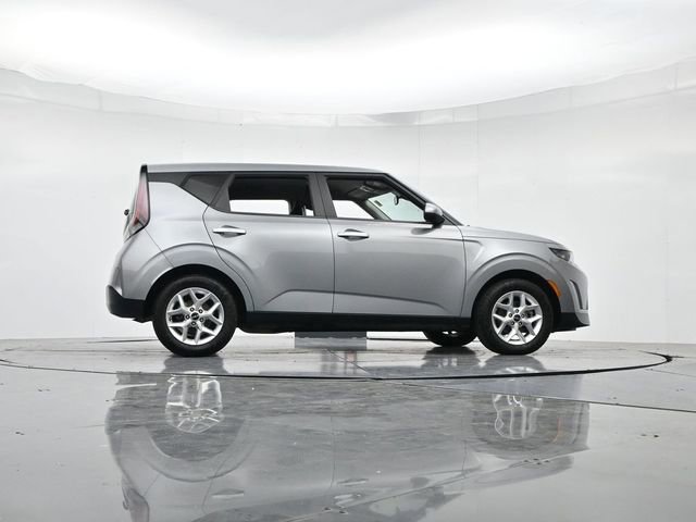 Used 2023 Kia Soul LX w/ LX Technology Package image 31