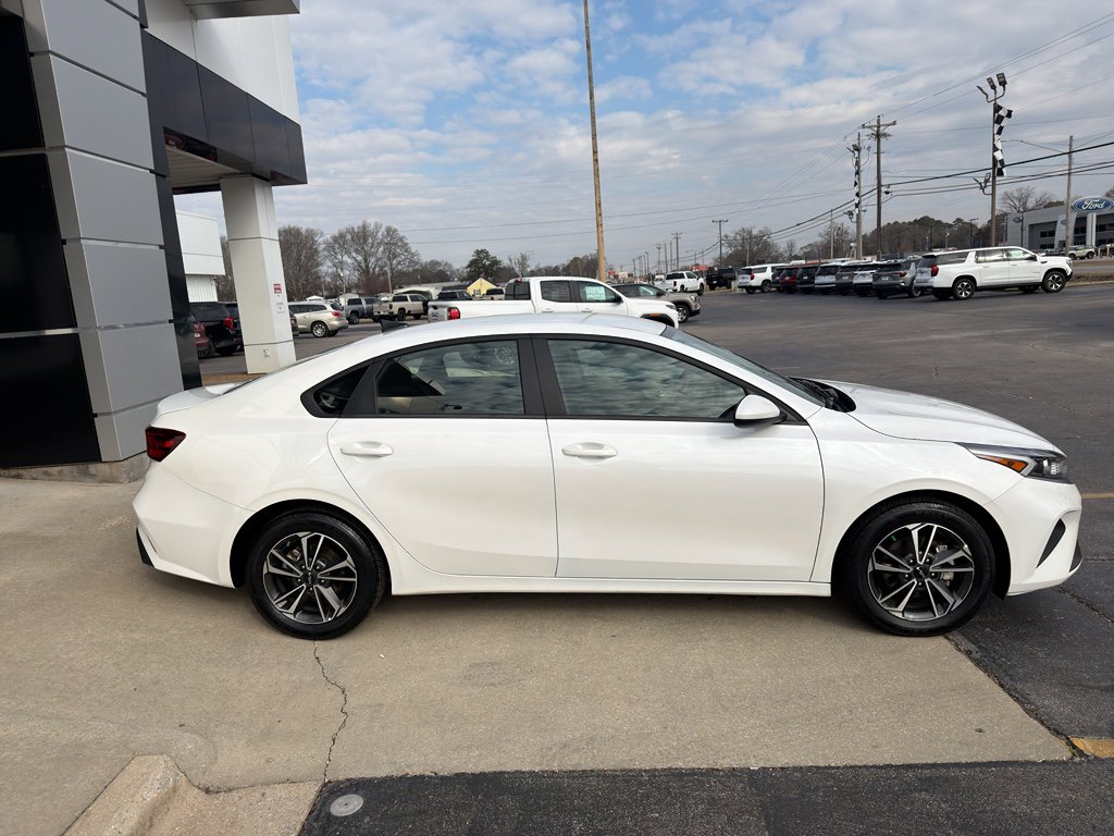 Used 2024 Kia Forte LXS image 4
