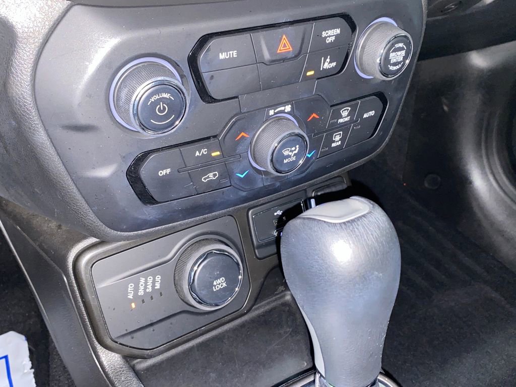 Used 2022 Jeep Renegade Limited AWD/4WD image 42