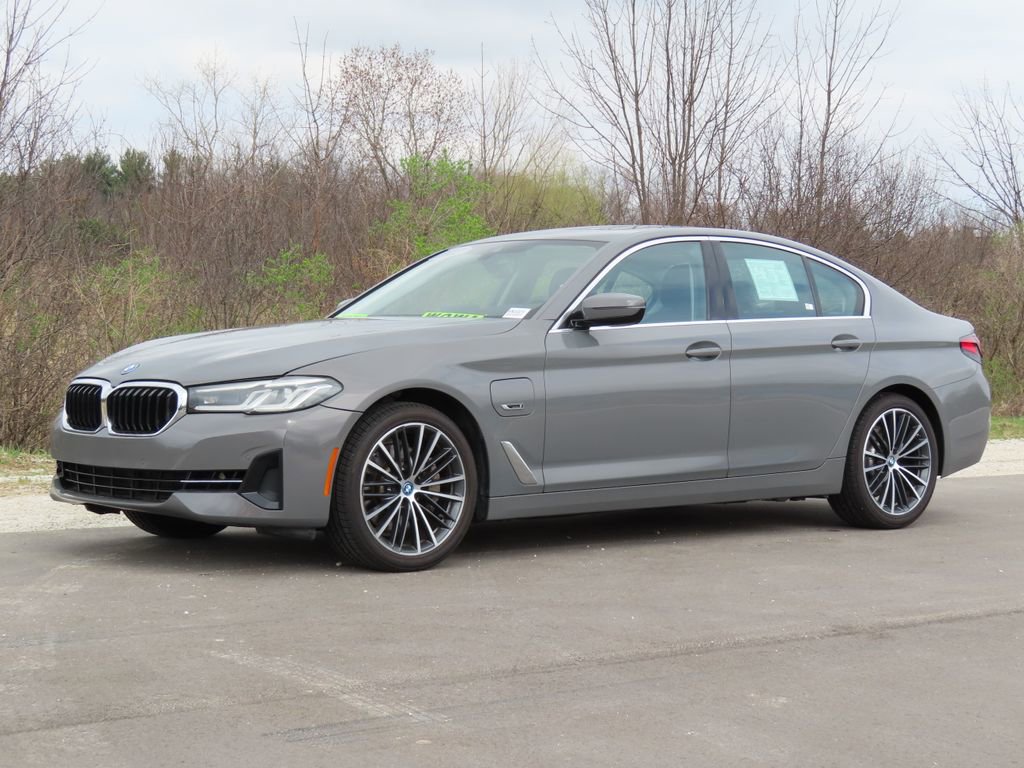 Used 2022 BMW 530e xDrive w/ Premium Package AWD/4WD image 22