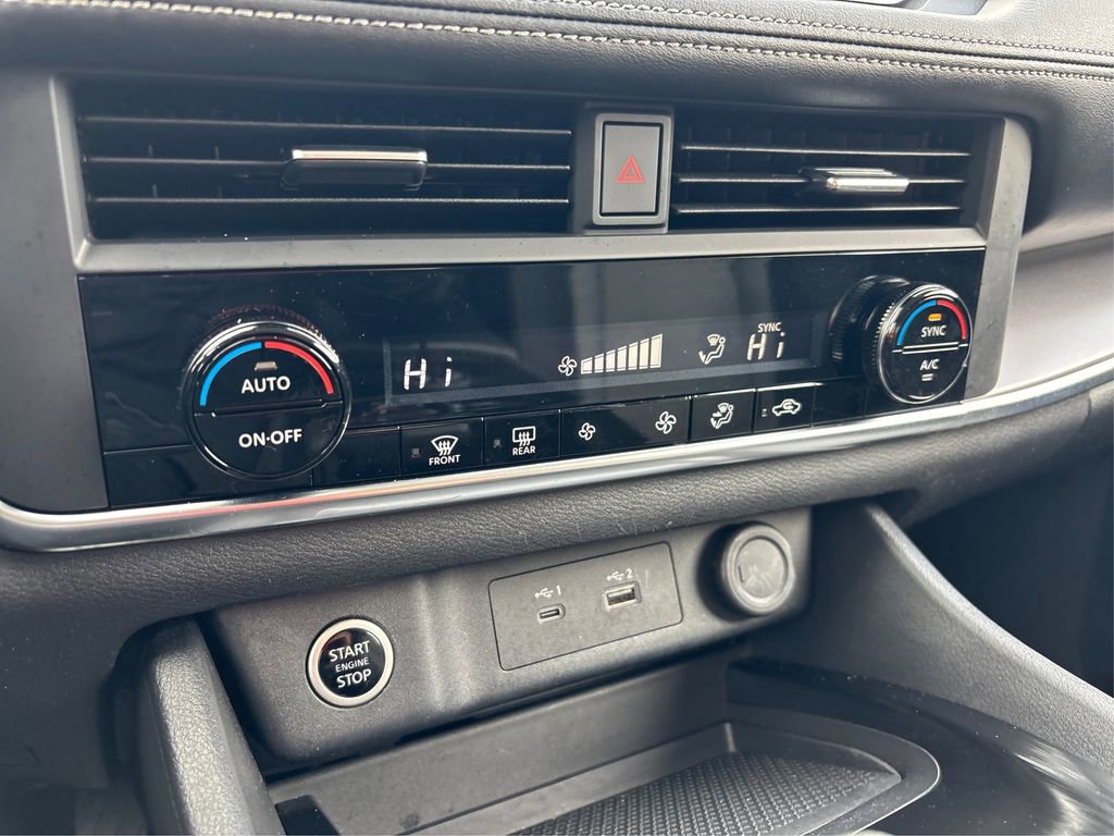 Used 2023 Nissan Rogue SV image 27