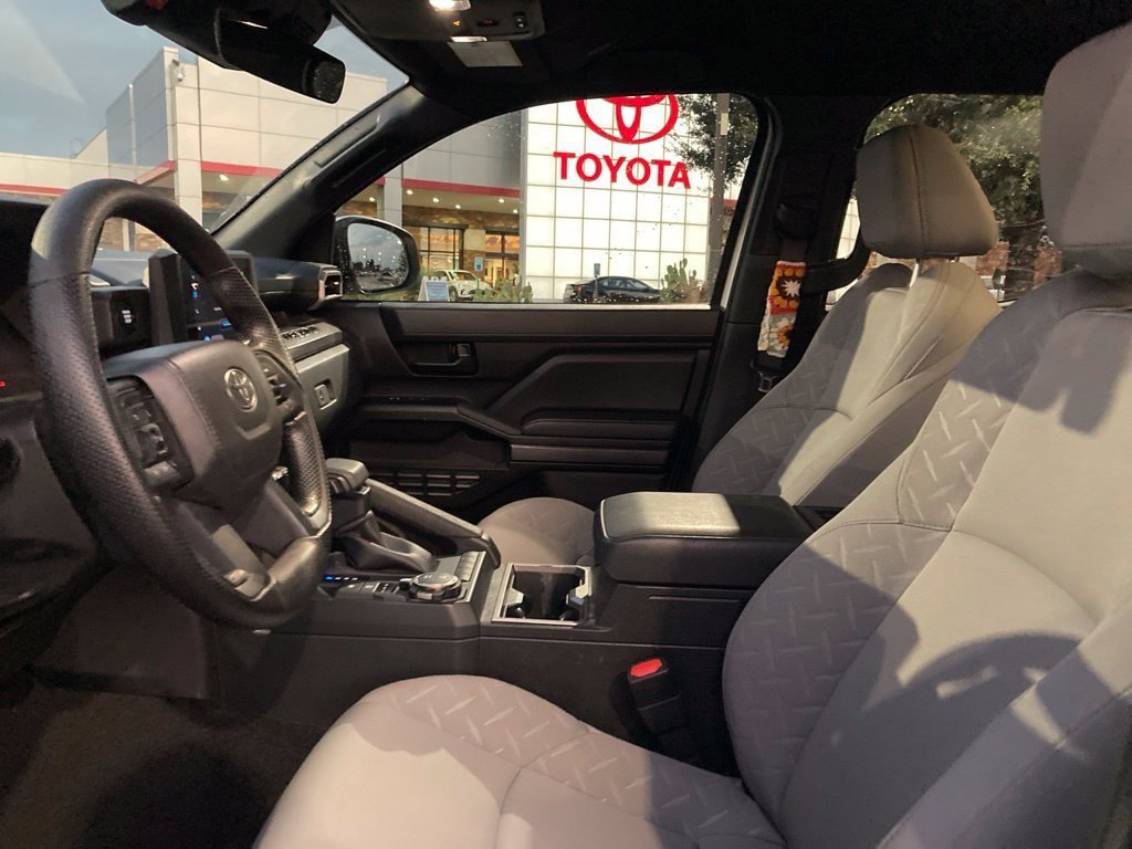 Certified 2026 Toyota Tacoma SR5 AWD/4WD image 10