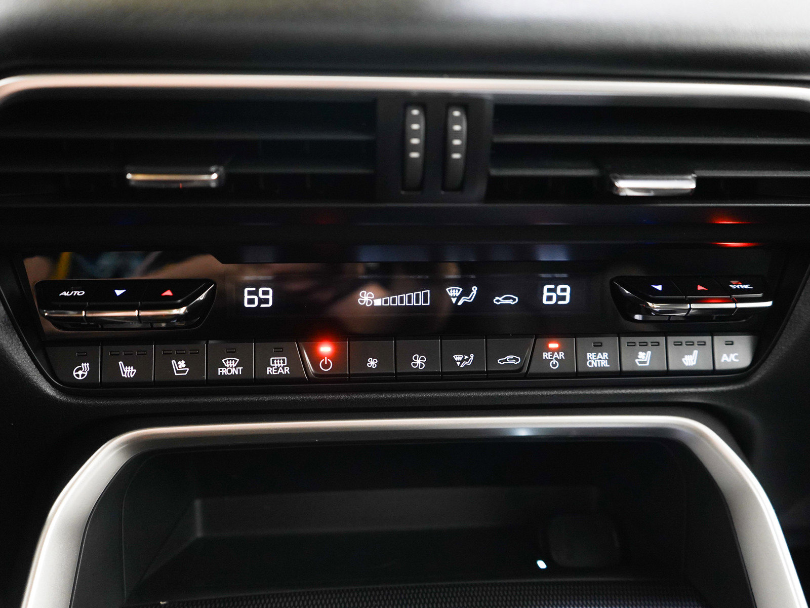 Certified 2024 MAZDA CX-90 Plug-In Hybrid w/ Premium Plus AWD/4WD image 25
