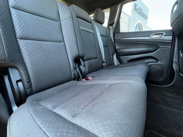 Used 2019 Jeep Grand Cherokee Laredo AWD/4WD image 24
