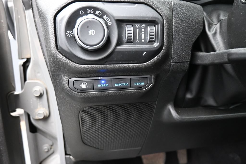 Used 2022 Jeep Wrangler Unlimited Rubicon 4xe w/ Cold Weather Group AWD/4WD image 19