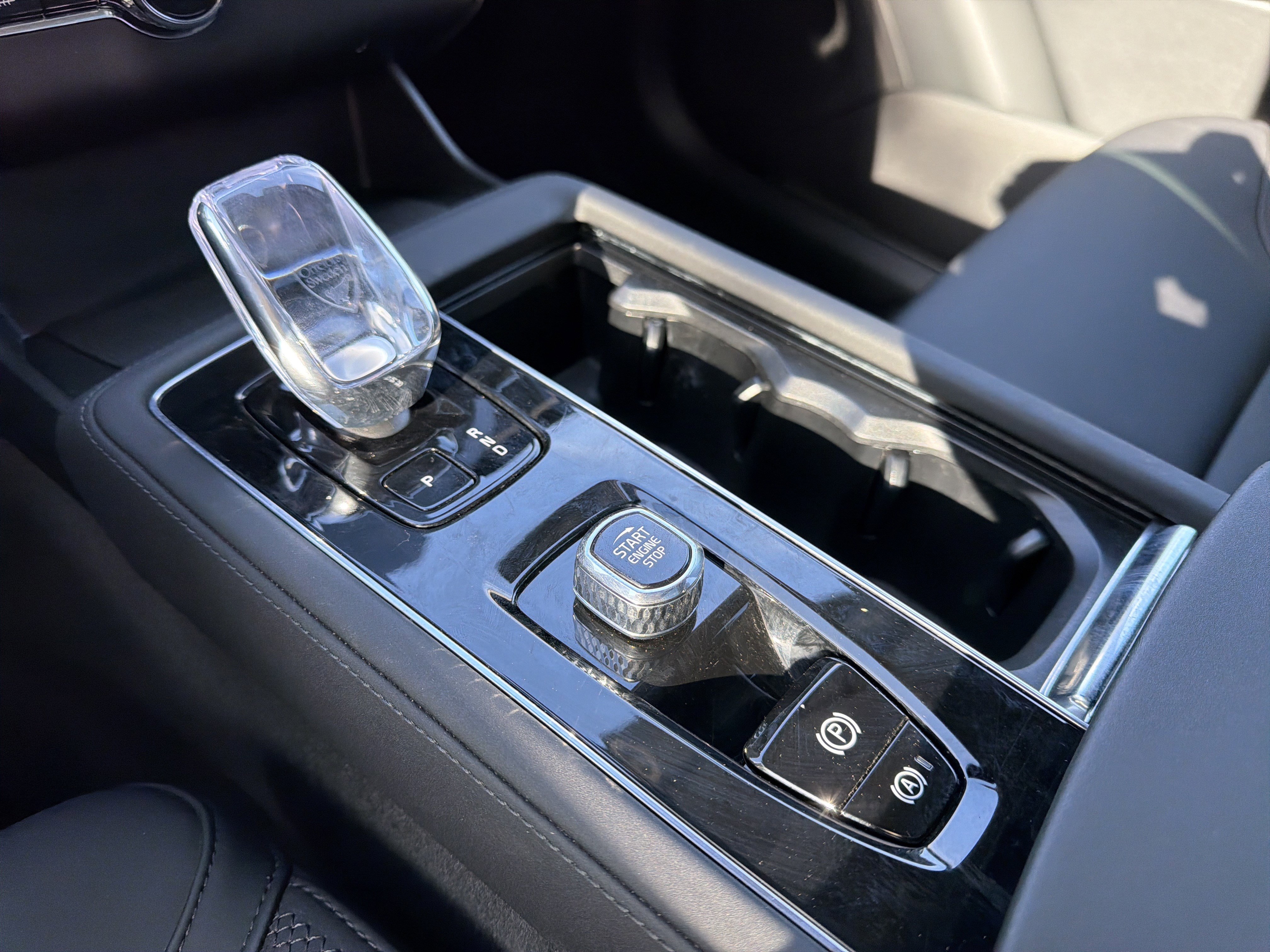 Certified 2025 Volvo XC90 B5 Plus AWD/4WD image 26