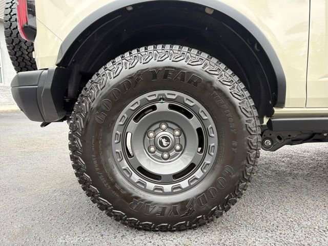Used 2025 Ford Bronco Badlands image 33