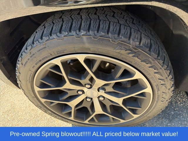 Used 2022 Jeep Grand Cherokee Summit AWD/4WD image 11