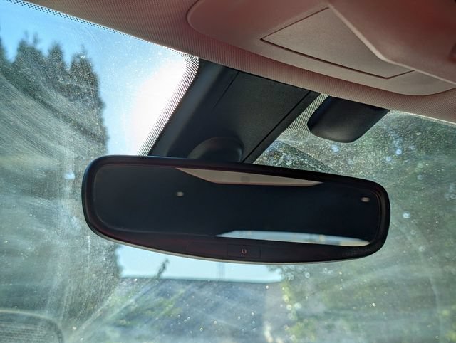 Used 2019 Chrysler Pacifica Touring Plus w/ Tire & Wheel Group FWD image 26