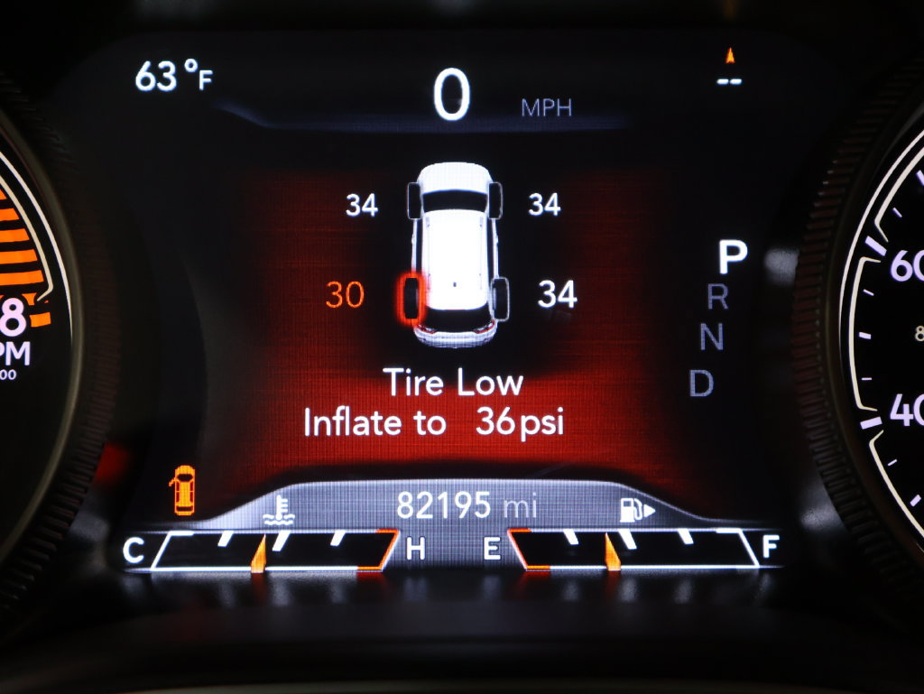 Used 2019 Jeep Cherokee Trailhawk w/ Cold Weather Group AWD/4WD image 43