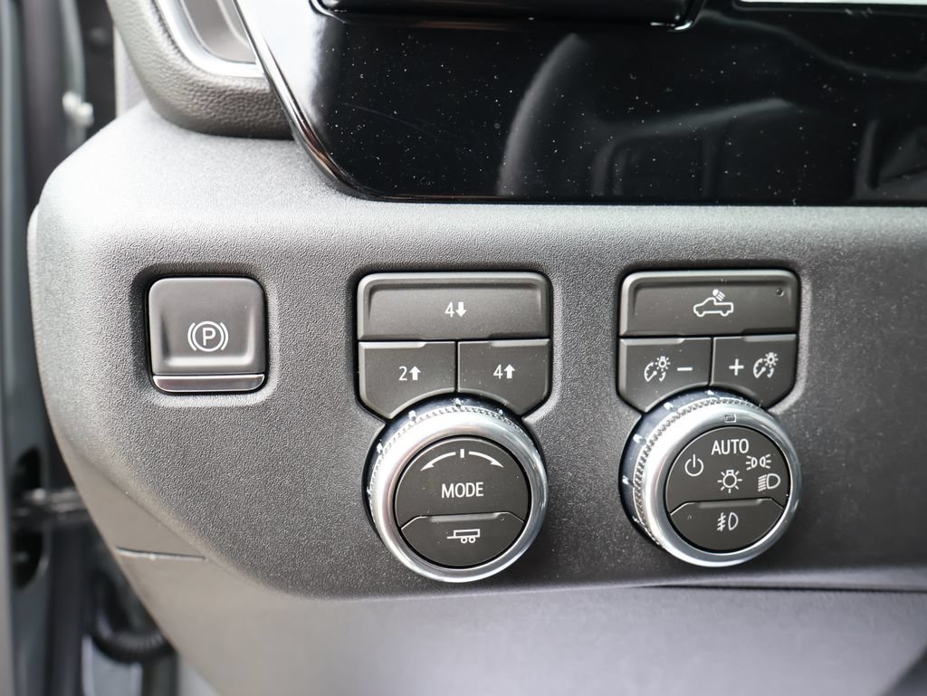New 2026 GMC Sierra 3500 SLE w/ Preferred Package AWD/4WD image 13