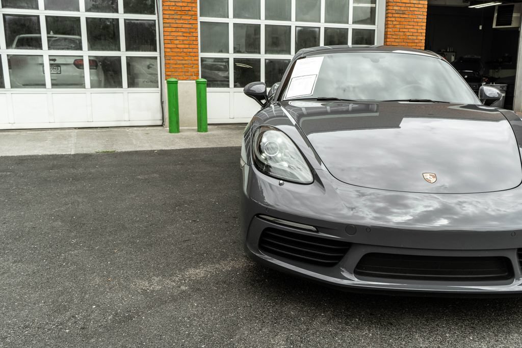 Used 2018 Porsche 718 Cayman RWD image 28