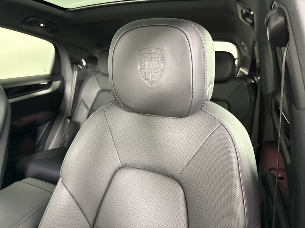 New 2026 Porsche Cayenne Coupe AWD/4WD image 40