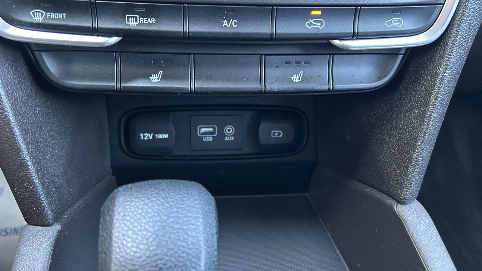 Used 2020 Hyundai Santa Fe SEL image 32