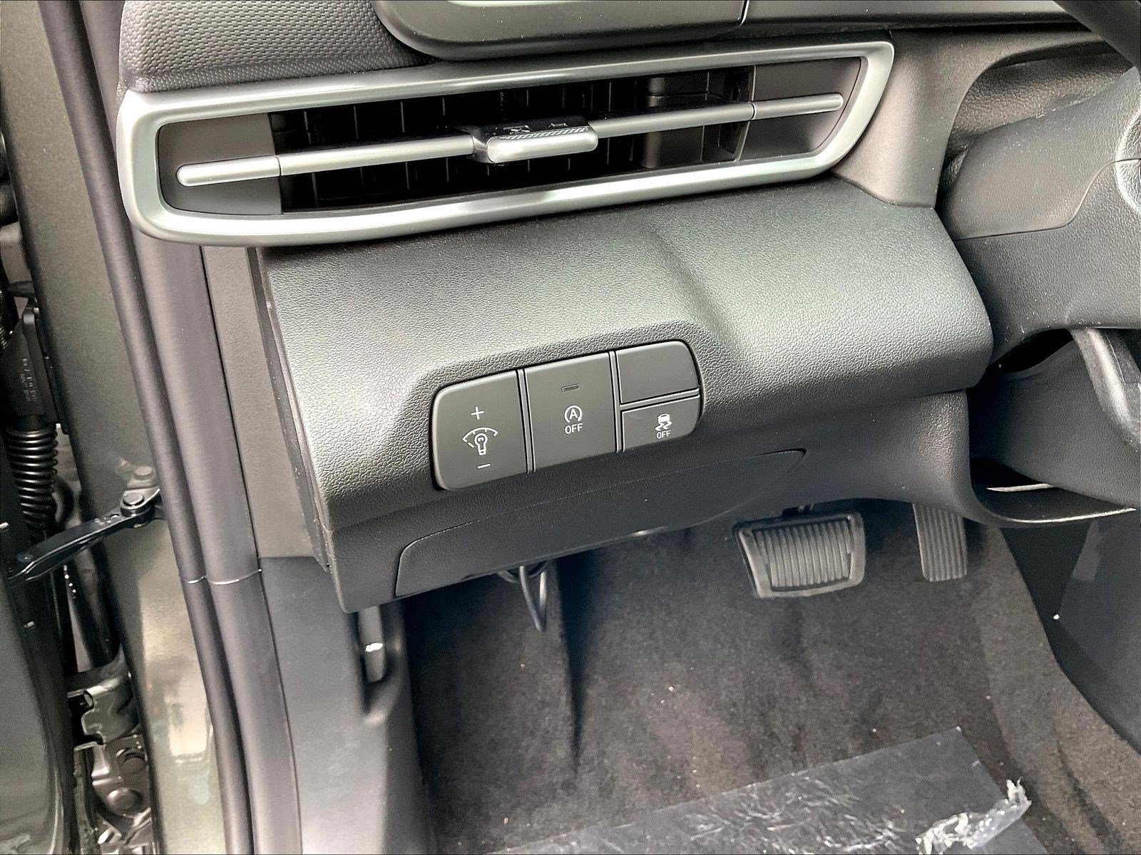 New 2026 Hyundai Elantra SE FWD image 24