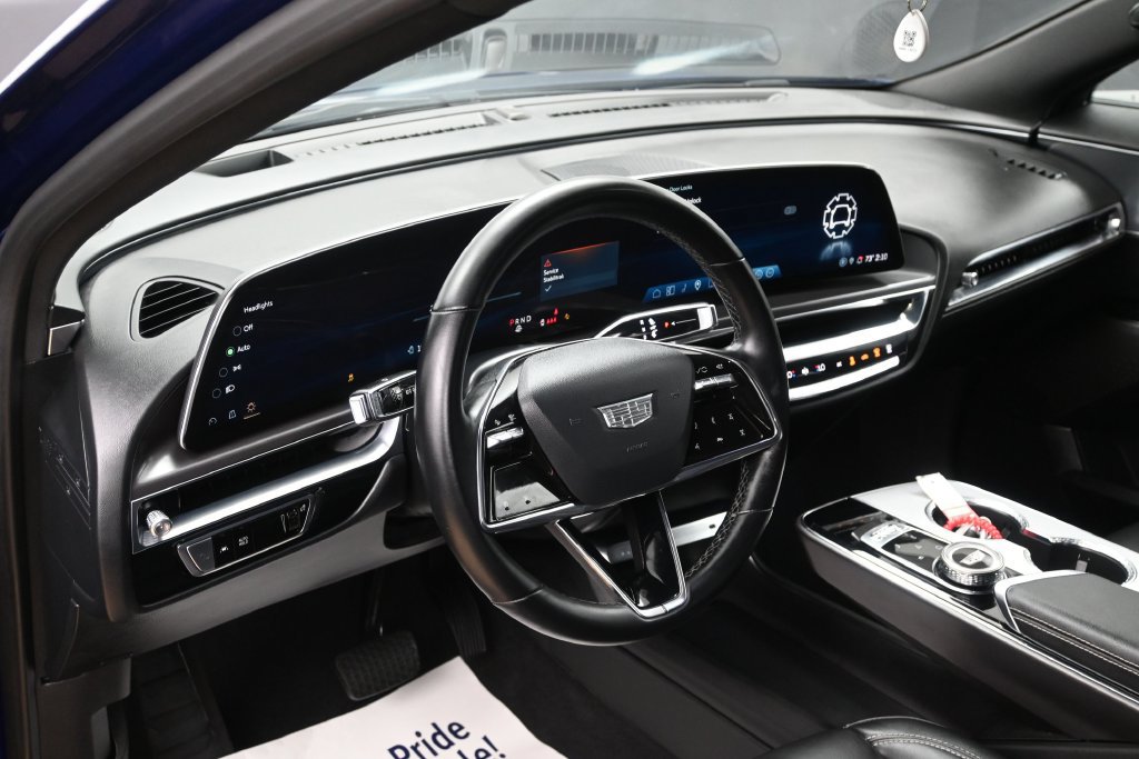 Used 2024 Cadillac Lyriq Tech RWD image 14