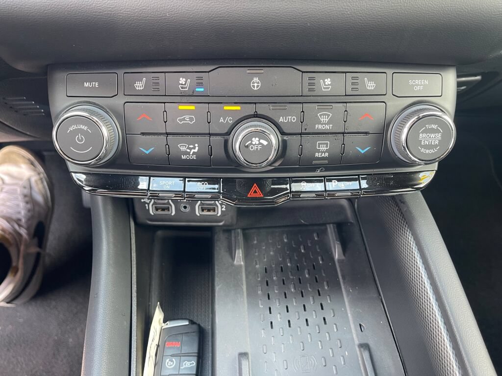 Used 2025 Dodge Durango R/T AWD/4WD image 15