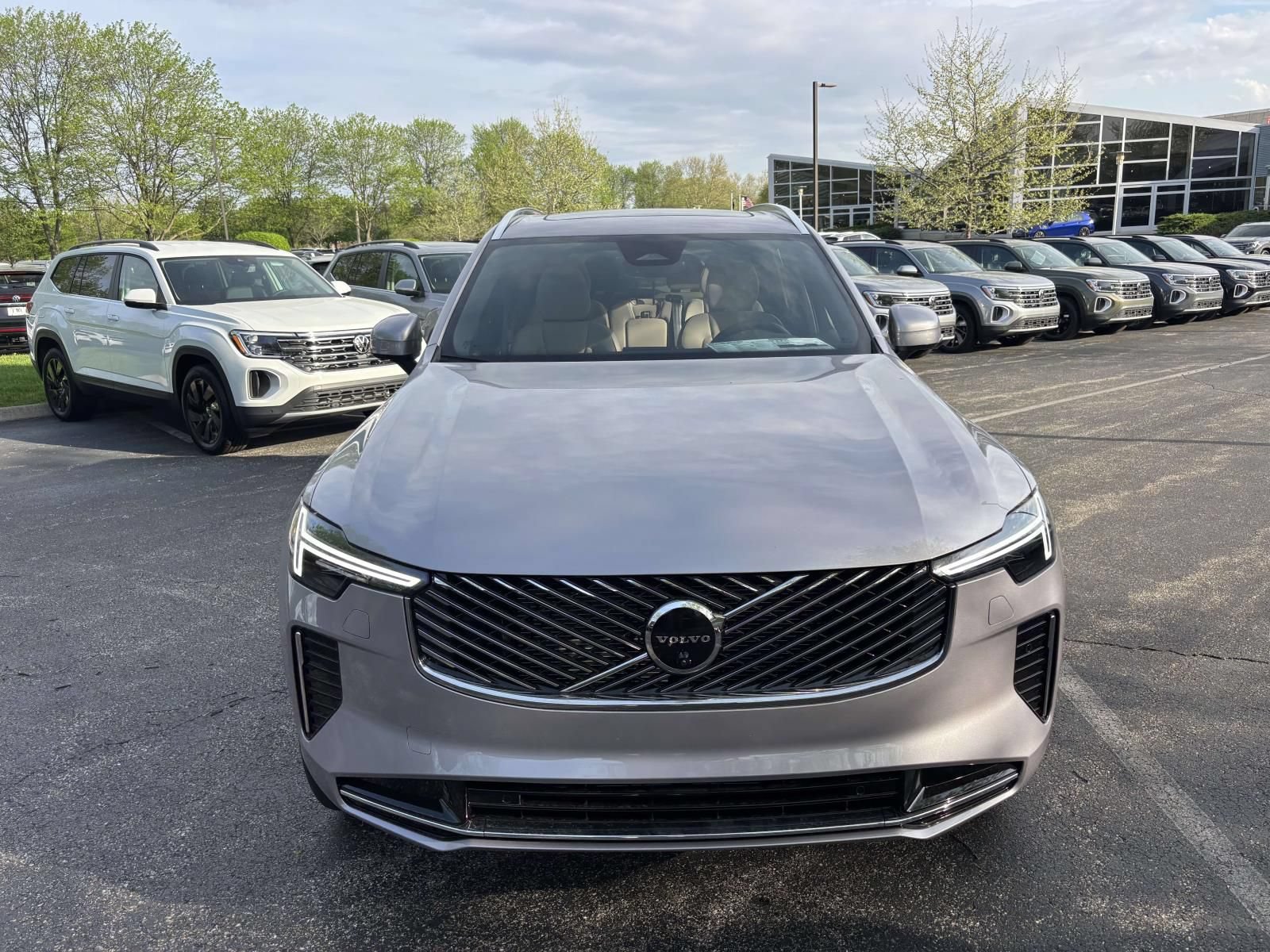 New 2026 Volvo XC90 B6 Plus w/ Protection Package Premier AWD/4WD image 2