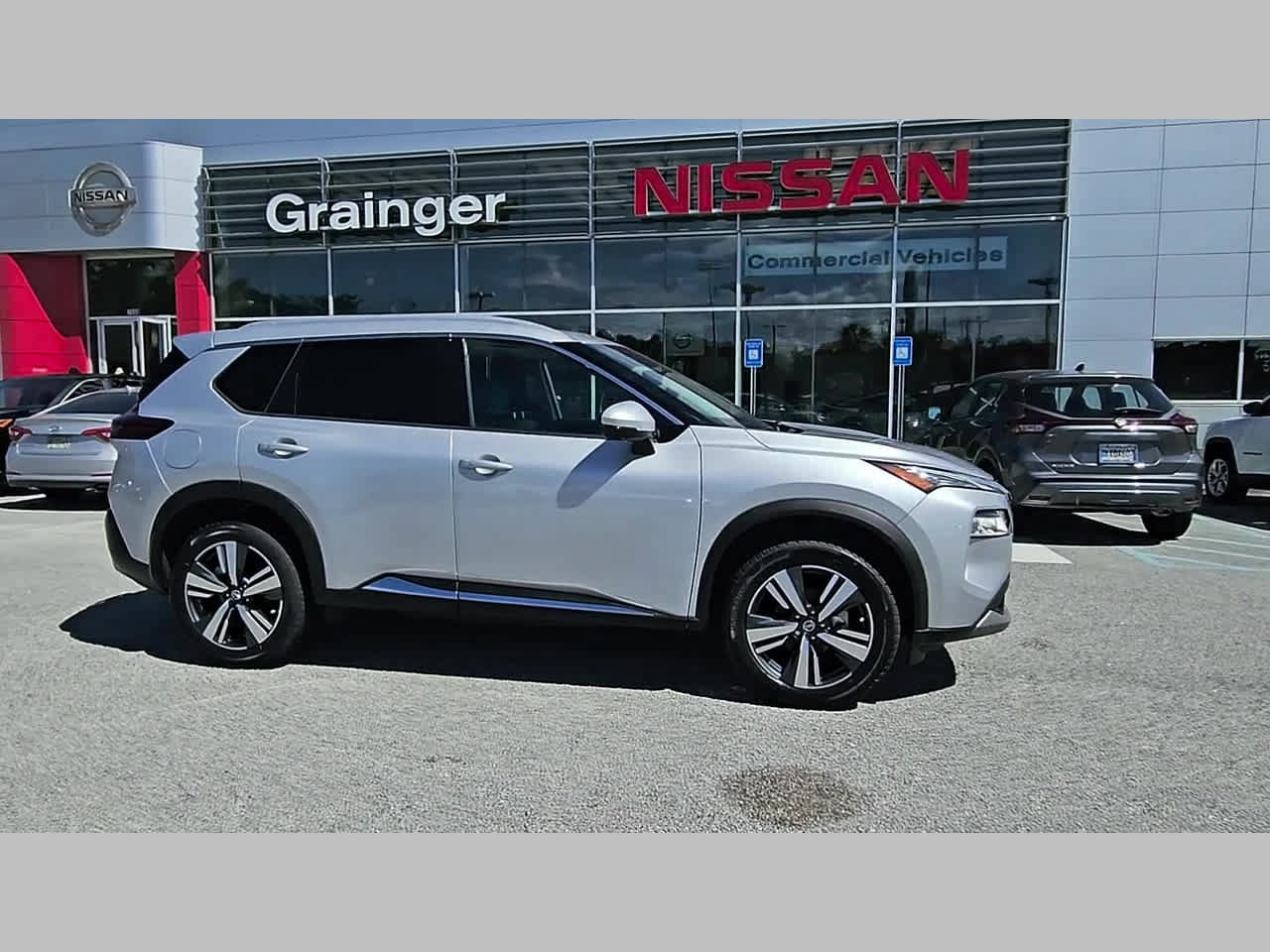 Used 2021 Nissan Rogue SL AWD/4WD image 38