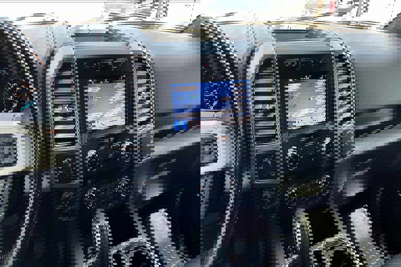 Used 2018 Ford F150 Platinum w/ Equipment Group 701A Luxury image 7