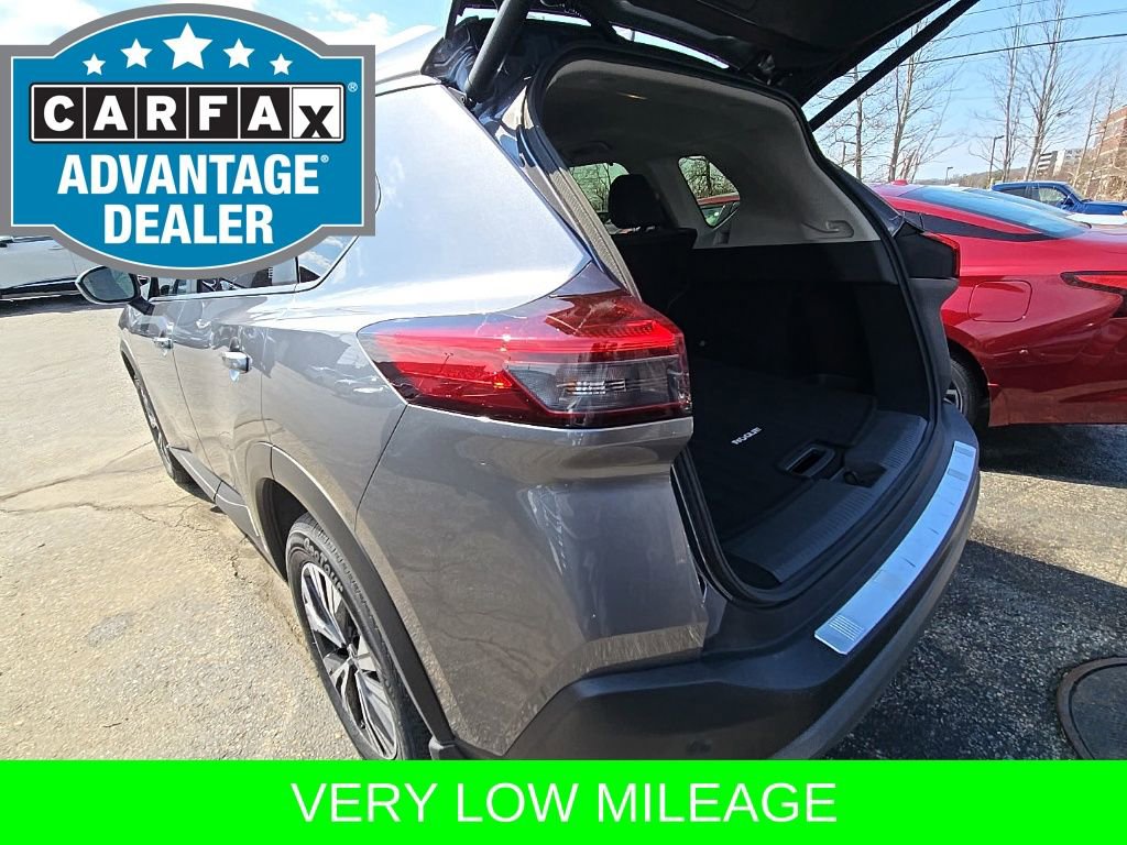Used 2023 Nissan Rogue SV w/ SV Premium B Package image 11