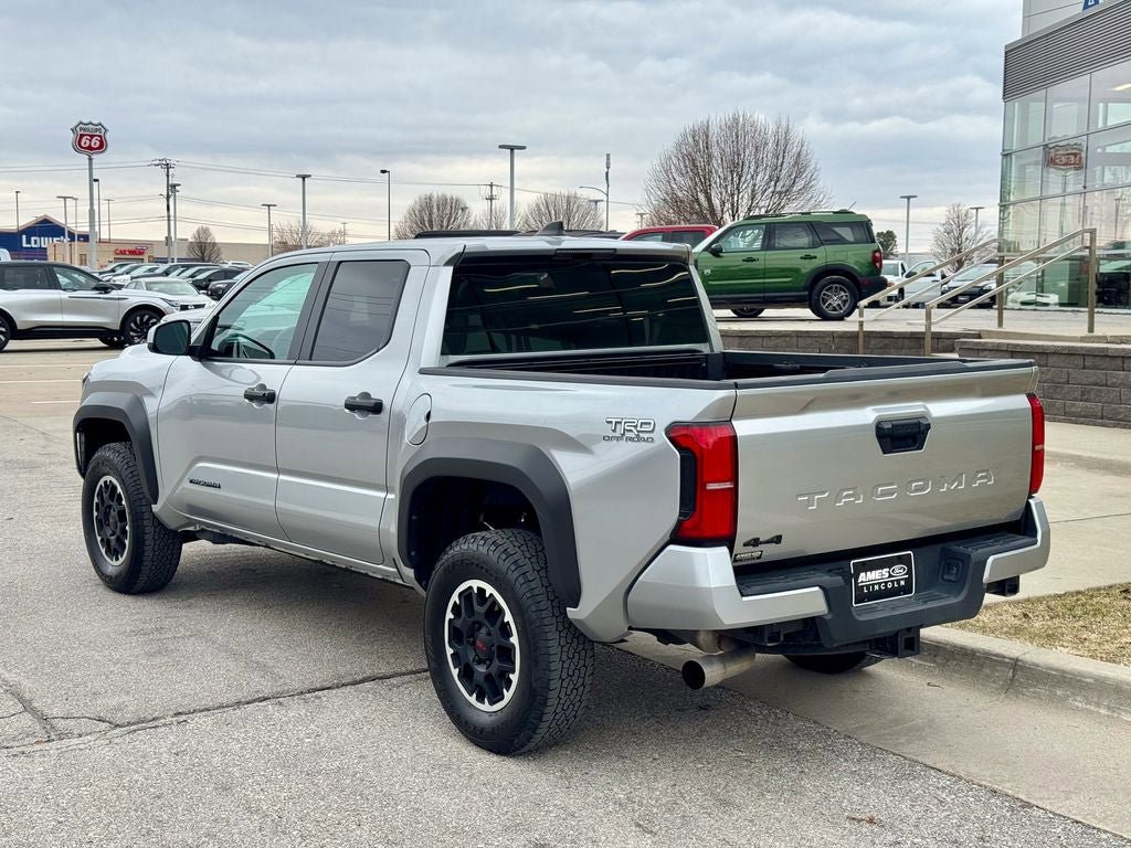 Used 2024 Toyota Tacoma TRD Off-Road AWD/4WD image 4